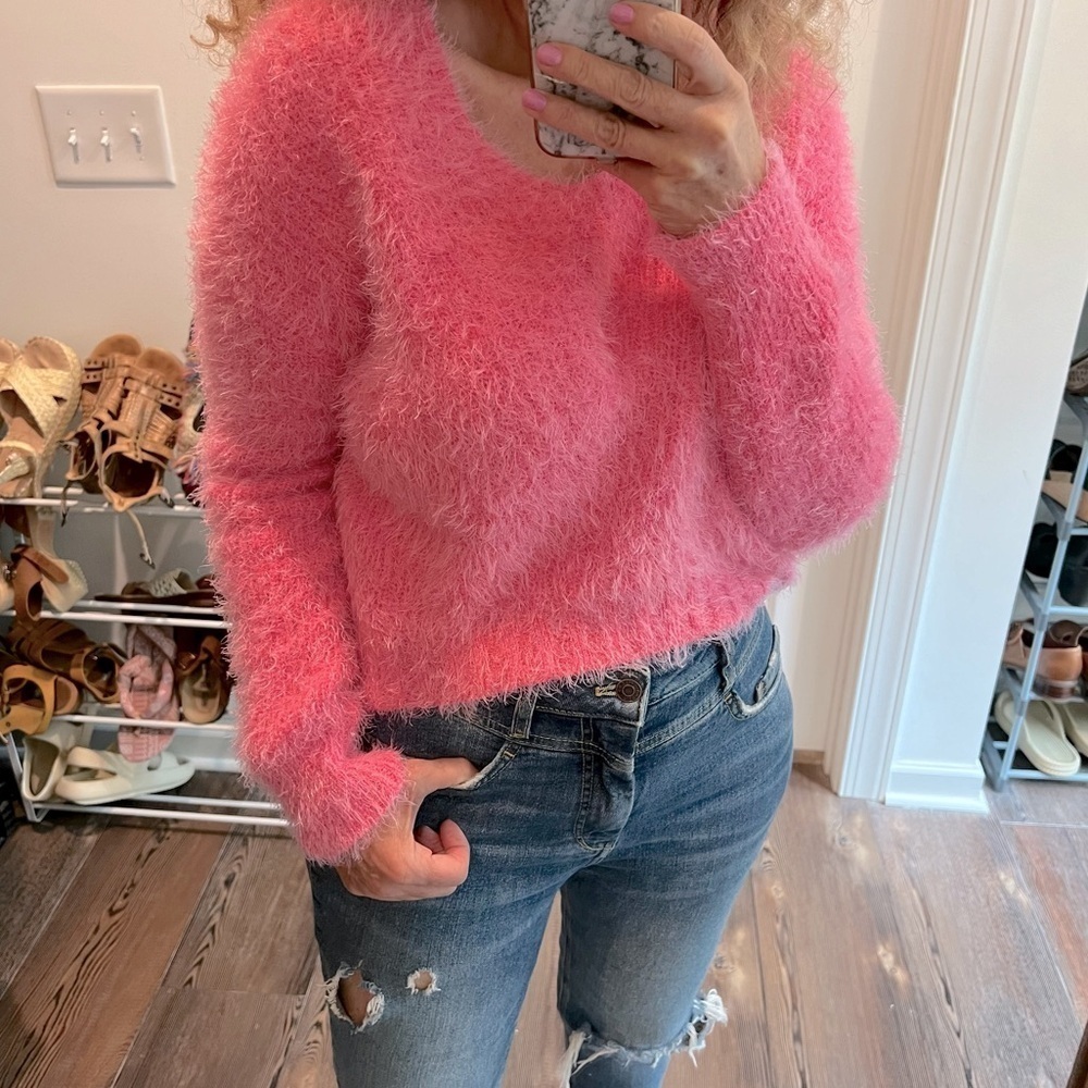 fFuffy neon pink sweater by freshman
size medium - Picture 4 of 8